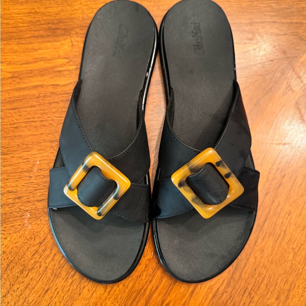 Olukai super comfy slides with tortoise buckle